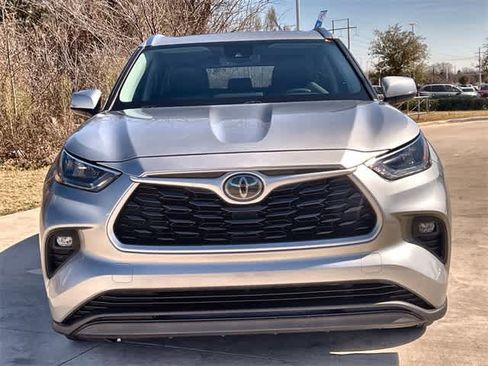 Used 2020 Toyota Highlander XLE image 7