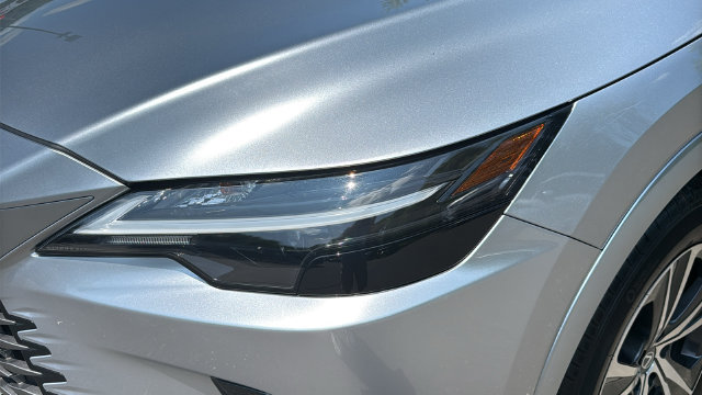 Used 2023 Lexus RX 350 Premium w/ Accessory Package AWD/4WD image 7