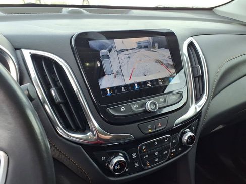 Used 2022 Chevrolet Equinox Premier AWD/4WD image 19