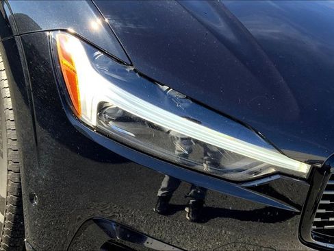 Used 2021 Volvo XC60 T6 R-Design image 28