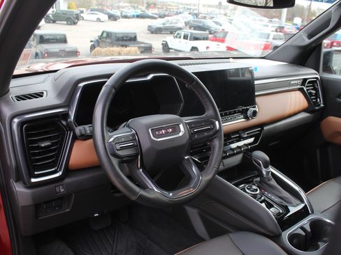 Used 2025 GMC Canyon AT4 w/ Technology Plus Package AWD/4WD image 13