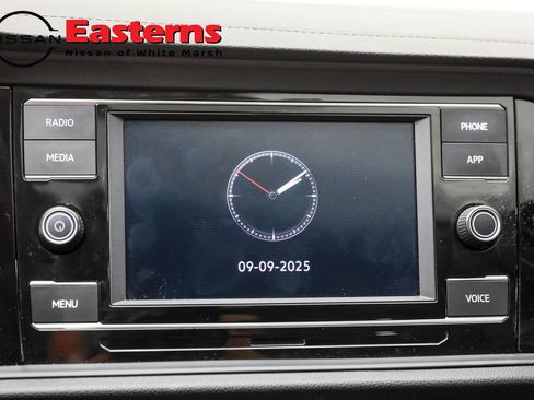 Used 2023 Volkswagen Jetta SE w/ Panoramic Sunroof Package image 18