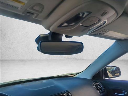 Used 2021 Jeep Compass Limited image 10