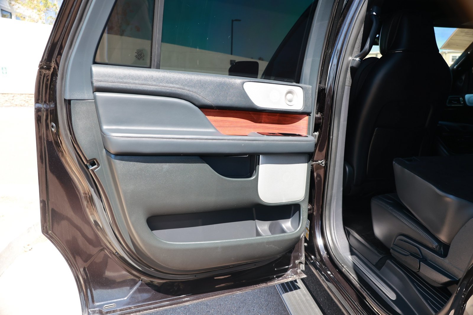 Used 2024 Lincoln Navigator L Reserve AWD/4WD image 43