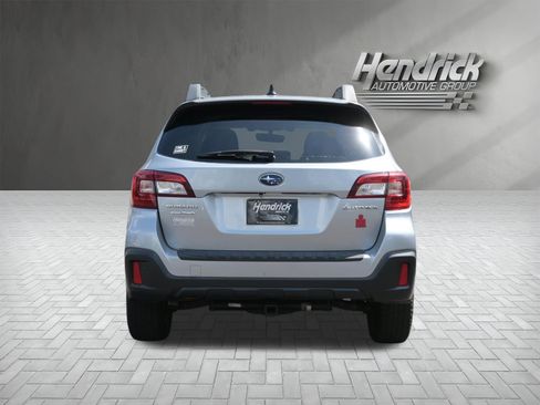 Used 2019 Subaru Outback 2.5i Limited AWD/4WD image 8