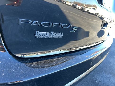 New 2026 Chrysler Pacifica Limited w/ S Appearance Package FWD image 46