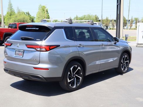 Used 2022 Mitsubishi Outlander SEL image 7