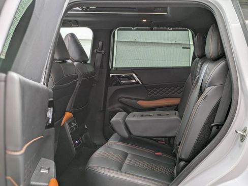 Used 2022 Mitsubishi Outlander SEL image 13