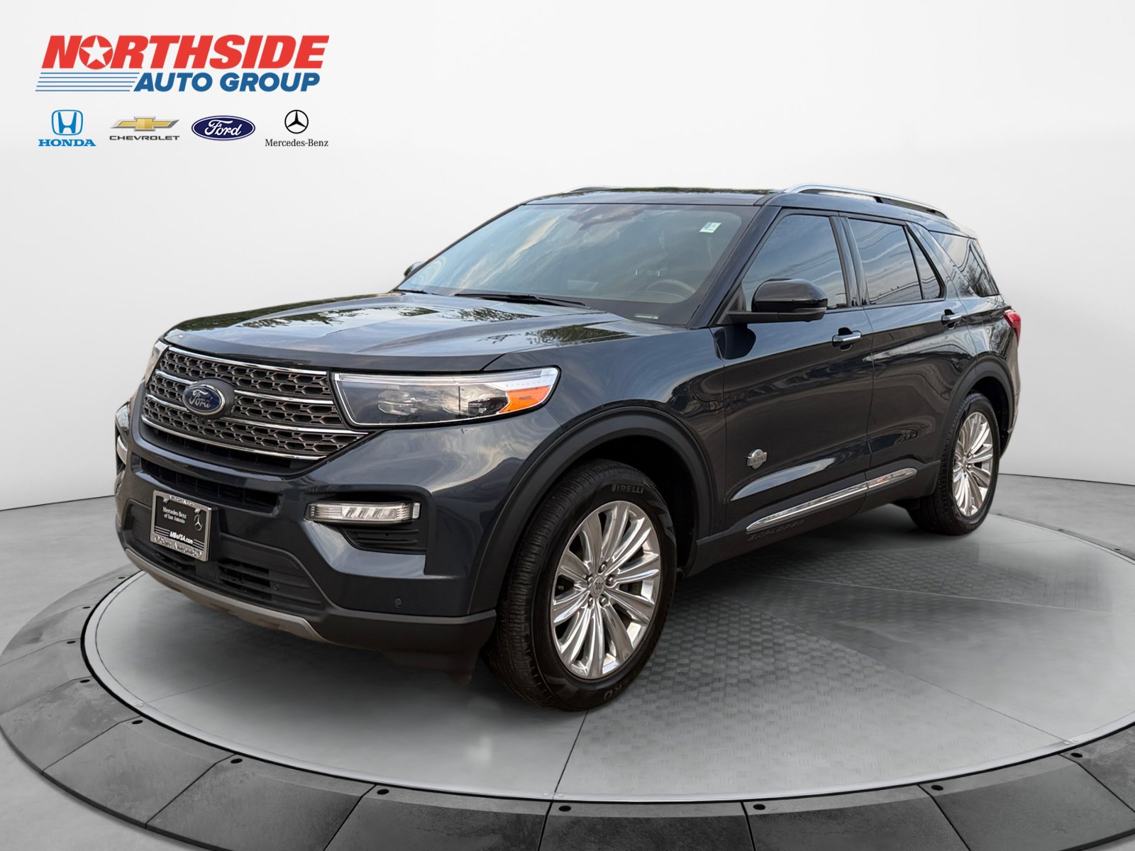 Used 2022 Ford Explorer King Ranch w/ Technology Package RWD image 3