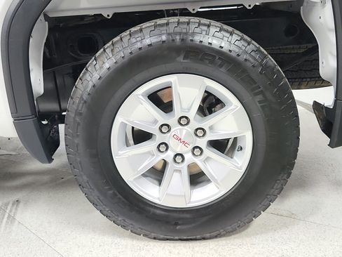 Used 2024 GMC Sierra 1500 SLE AWD/4WD image 47