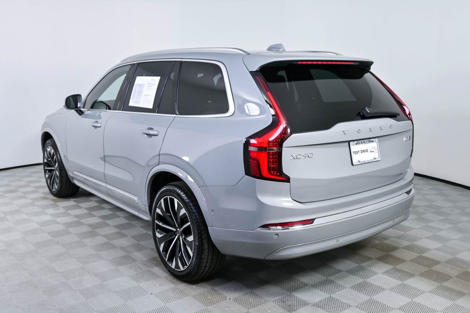 Certified 2026 Volvo XC90 B6 Plus AWD/4WD image 3