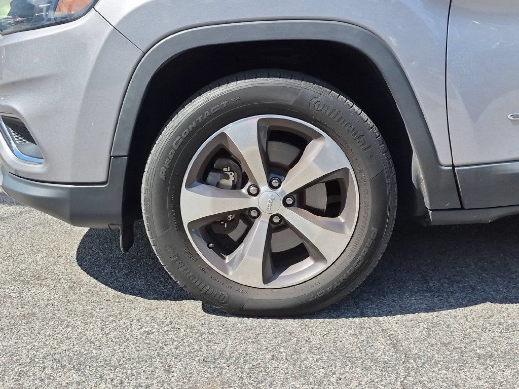Used 2020 Jeep Cherokee Limited AWD/4WD image 25