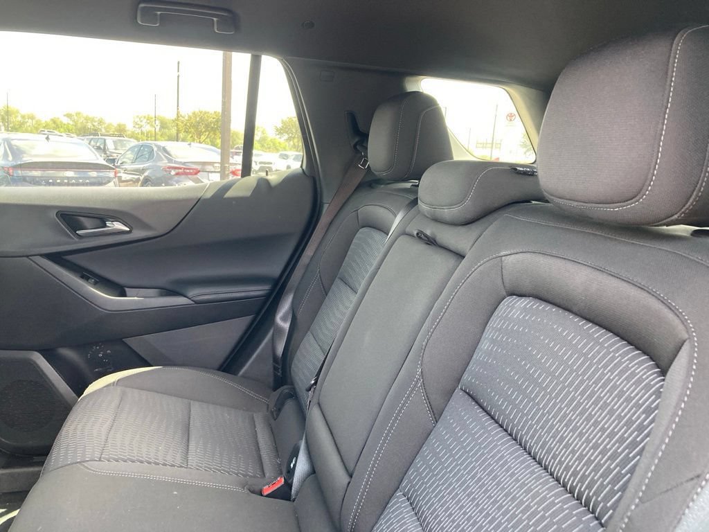 Used 2026 Chevrolet Equinox LT FWD image 9