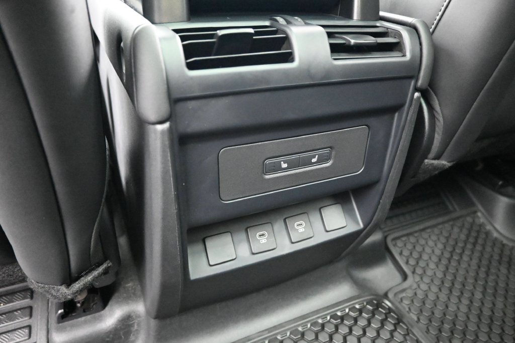 Used 2025 Land Rover Defender 110 S AWD/4WD image 19