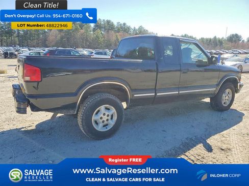 Used 2001 Chevrolet S10 Pickup LS w/ Preferred Equipment Group AWD/4WD image 4