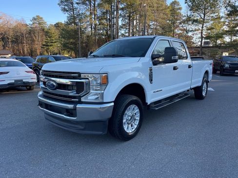 Used 2022 Ford F250 XLT image 2