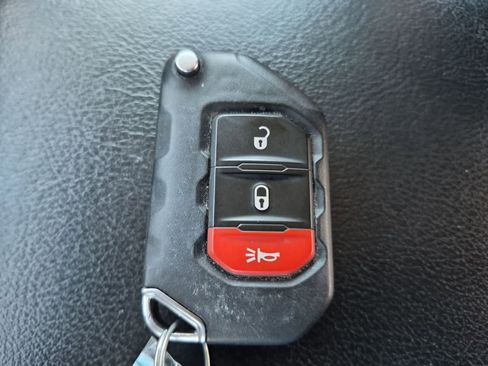 Used 2020 Jeep Gladiator Overland AWD/4WD image 26