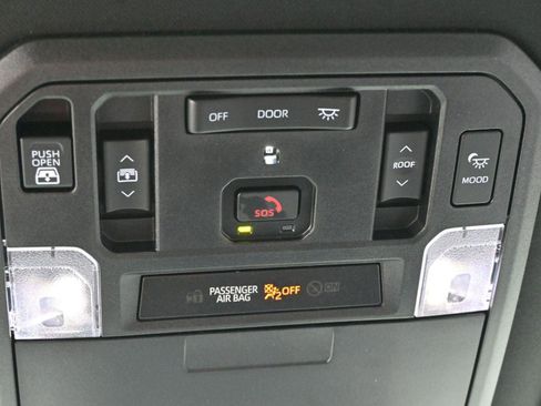 Used 2025 Toyota Tundra Platinum AWD/4WD image 30