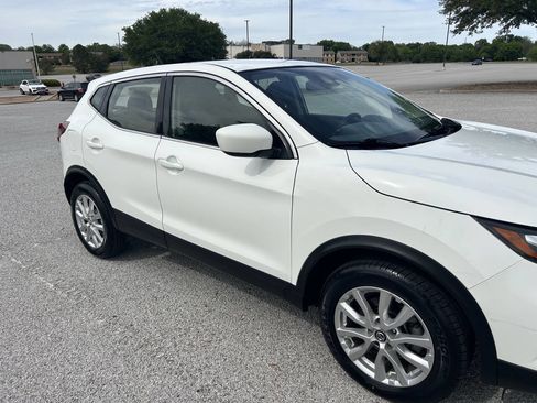 Used 2021 Nissan Rogue Sport S image 10