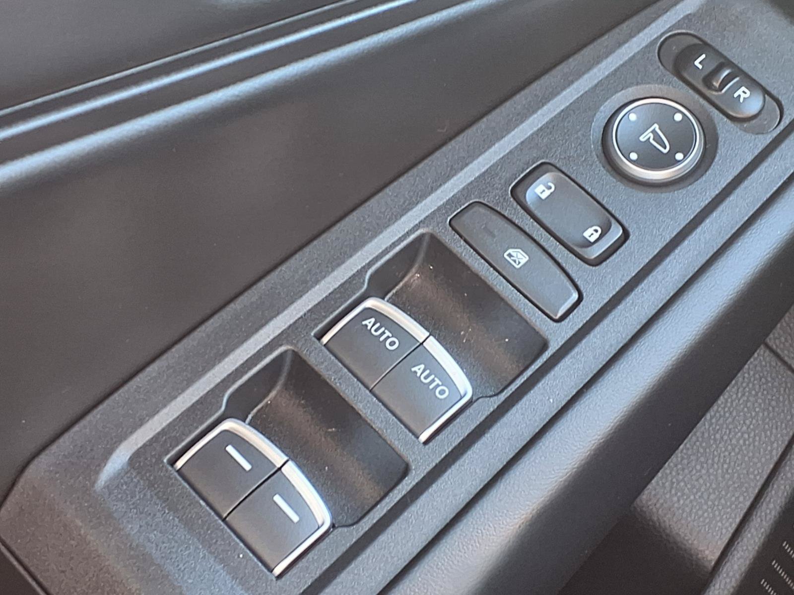 Used 2016 Honda Pilot Touring image 10