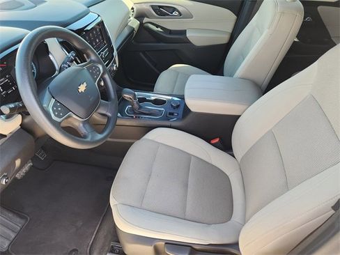 Used 2022 Chevrolet Traverse LS image 13