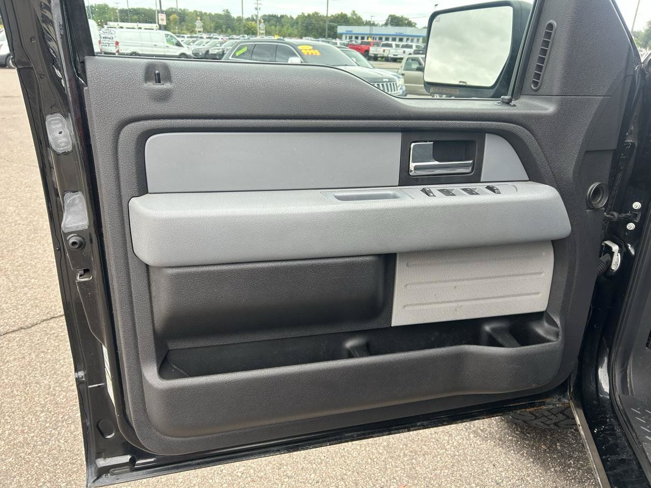 Used 2013 Ford F150 XLT w/ Luxury Equipment Group AWD/4WD image 13