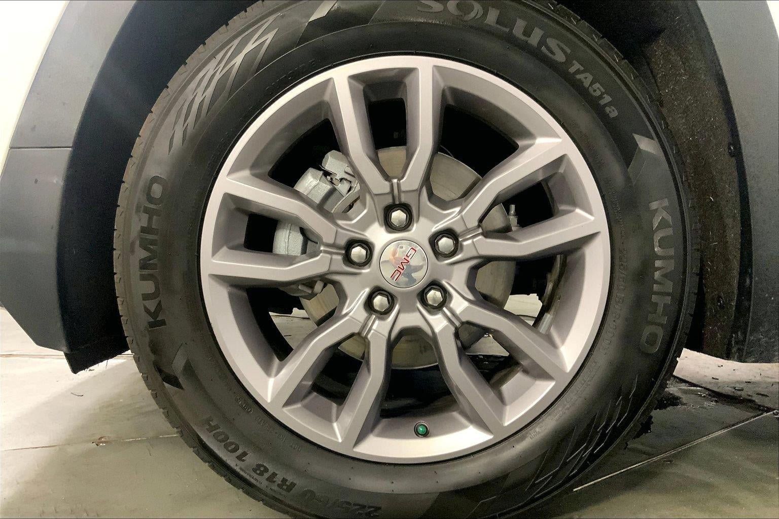 Used 2024 GMC Terrain SLT AWD/4WD image 9