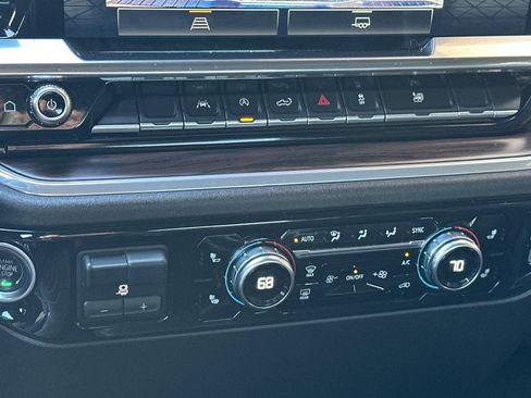 Certified 2025 GMC Sierra 1500 SLT image 26