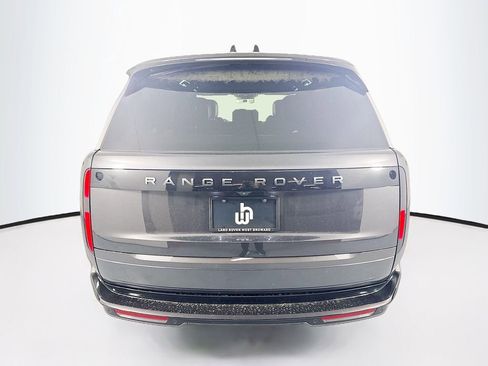 Used 2025 Land Rover Range Rover Long Wheelbase SE image 6