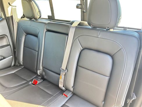 Used 2022 Chevrolet Colorado ZR2 w/ ZR2 Midnight Special Edition image 21