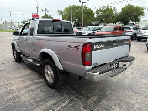 Used 2000 Nissan Frontier XE AWD/4WD image 5
