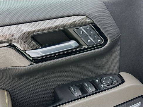 Used 2023 Chevrolet Silverado 1500 ZR2 w/ Technology Package image 19