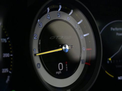 Certified 2025 Porsche 911 GT3 RS image 25