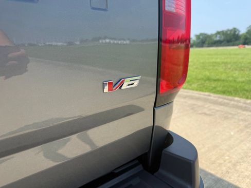 Used 2022 Chevrolet Colorado LT w/ Redline Special Edition AWD/4WD image 7