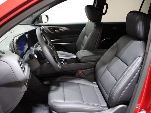 New 2025 Chevrolet Traverse LT w/ Enhanced Driving Package image 12