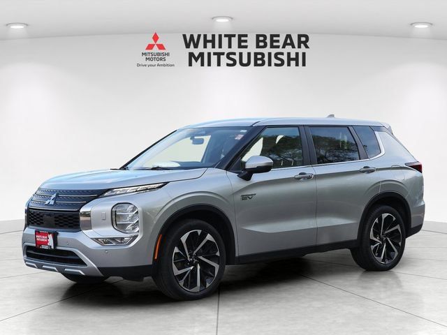Used 2024 Mitsubishi Outlander SE AWD/4WD image 2