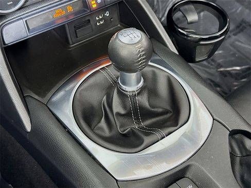 Used 2021 MAZDA MX-5 Miata Grand Touring image 18