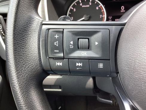 Used 2024 Nissan Rogue S FWD image 6