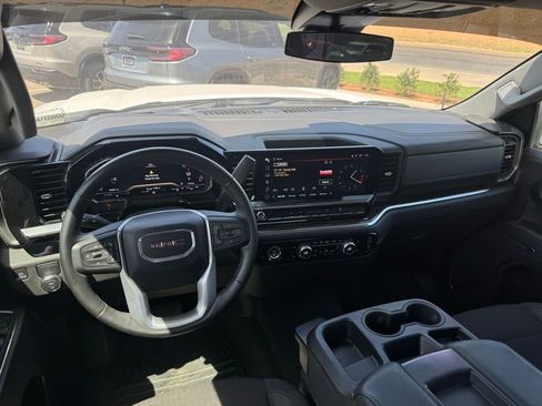 Used 2024 GMC Sierra 1500 Elevation image 3
