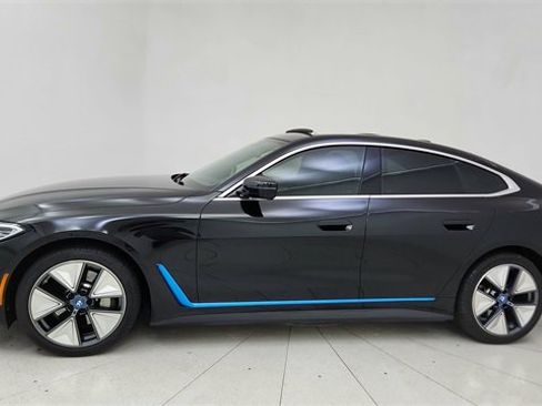 Used 2023 BMW i4 eDrive35 image 3