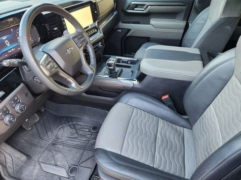 Used 2024 Chevrolet Silverado 1500 ZR2 w/ Technology Package image 4