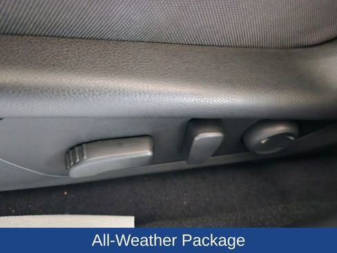 Used 2025 Subaru Crosstrek 2.0i Premium image 18