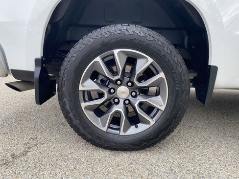 Used 2024 Chevrolet Silverado 1500 LT image 9