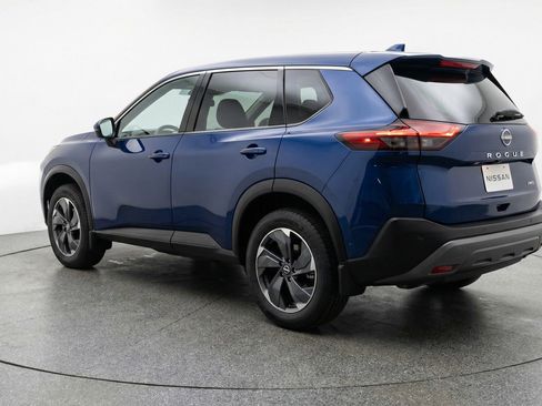 Used 2025 Nissan Rogue SV image 6