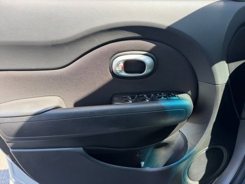 Used 2019 Kia Soul FWD image 13