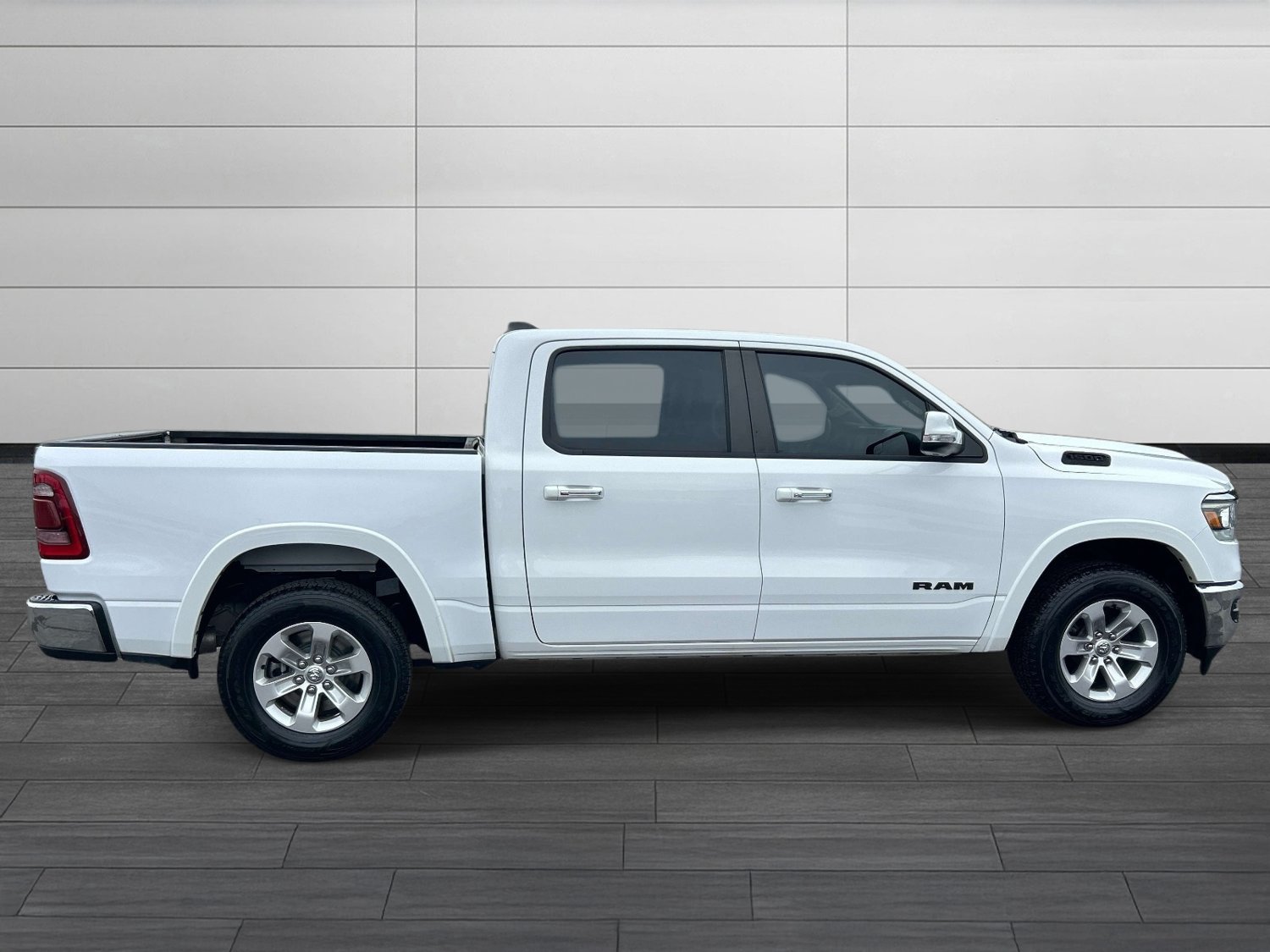 Used 2022 RAM 1500 Laramie AWD/4WD image 2