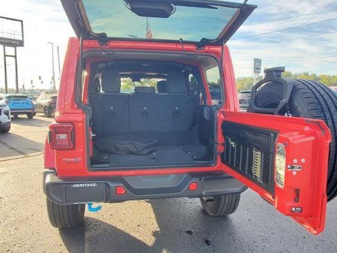Used 2024 Jeep Wrangler Sahara image 24