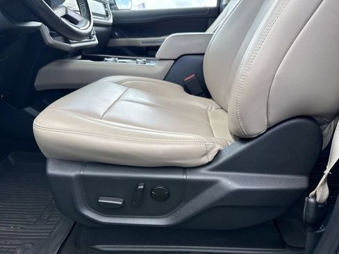Used 2022 Ford Expedition Max XLT AWD/4WD image 24