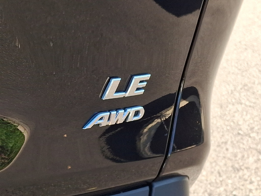 Certified 2025 Toyota RAV4 LE AWD/4WD image 32