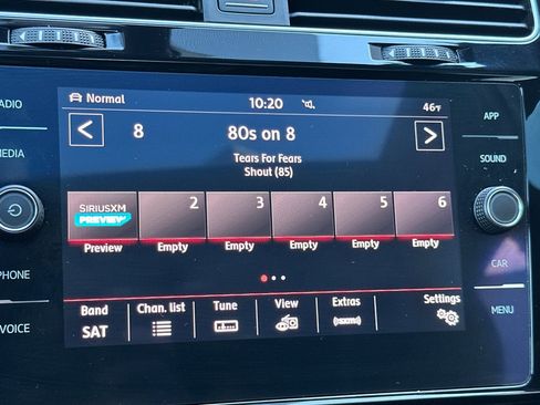 Used 2018 Volkswagen GTI SE image 15